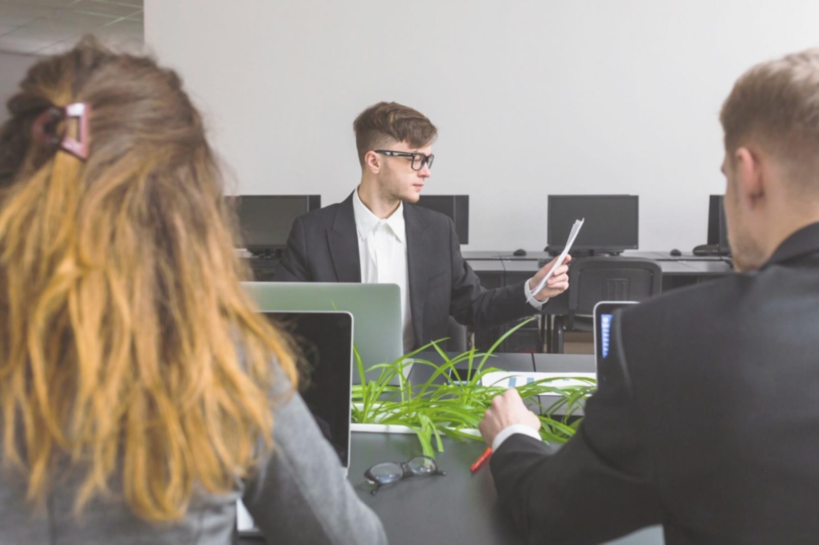 Langfristige Finanzplanung mit verschiedenen Dokumenten